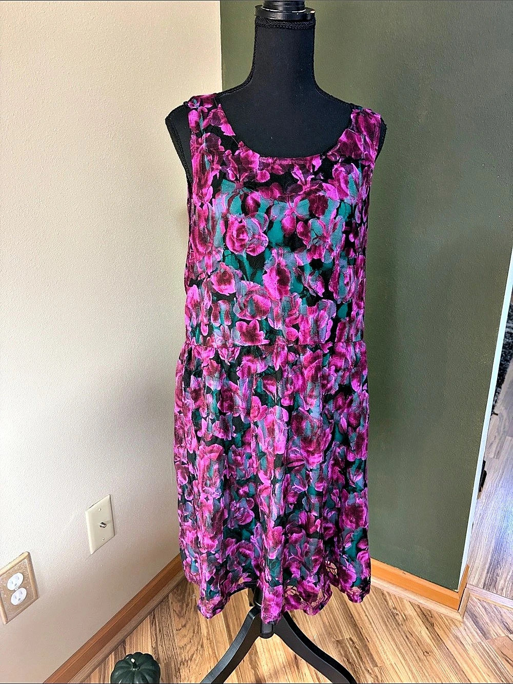 Pinky Floral Midi Dress in Pink & Black